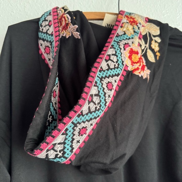 Savanna Jane Floral Embroidered Black Hooded Pullover Kangaroo Pockets Size S - Picture 6 of 10